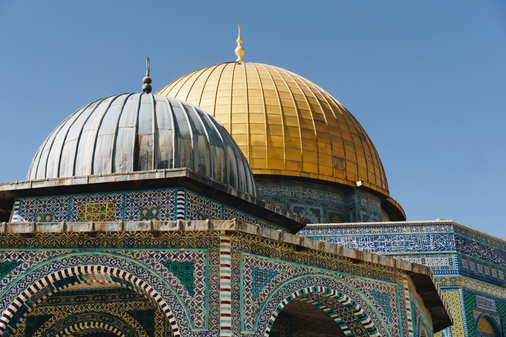 האם להישאר בירושלים או בתל אביב